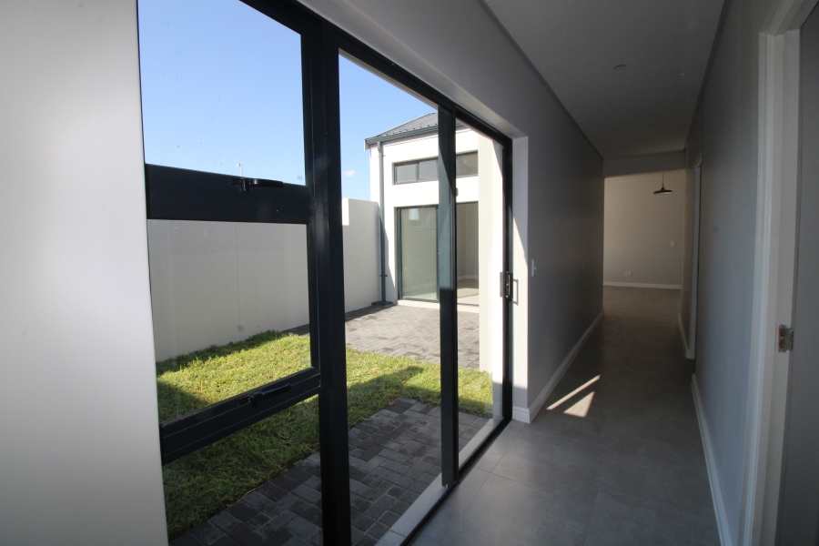 3 Bedroom Property for Sale in Sandown Western Cape